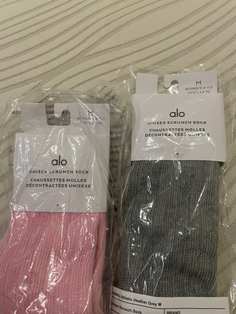 ALO Yoga Unisex Scrunch Socks - Pink & Heather Gray - Picture 3 of 3